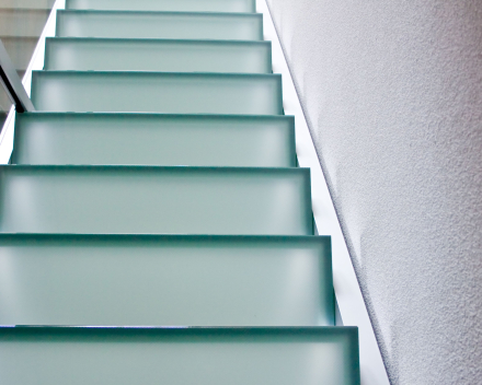 Escalier en verre chez Dubbler (CH)